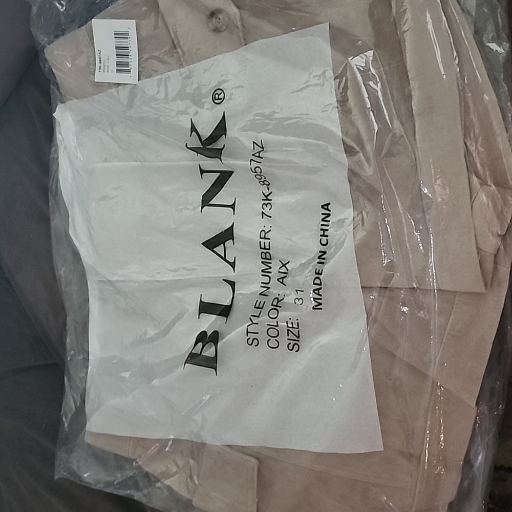 Blank NYC Bare It All Suede Shorts in Tan Camel Beige Nude NWT Size 31 - Picture 5 of 7